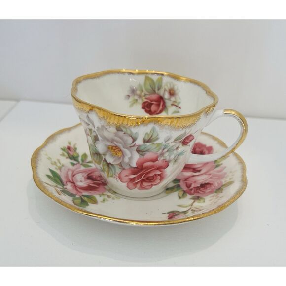 Queen's Rosina 1 Tea Cup & 1 Saucer Pink & White Cabbage Roses Gold Trim 1960s - Picture 1 of 6